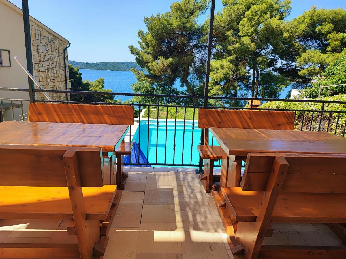 Villa Penava, Private Beach, Pool And 7Min To Trogir Exterior foto