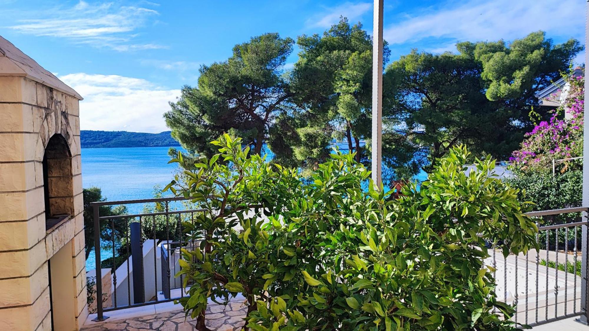 Villa Penava, Private Beach, Pool And 7Min To Trogir Exterior foto