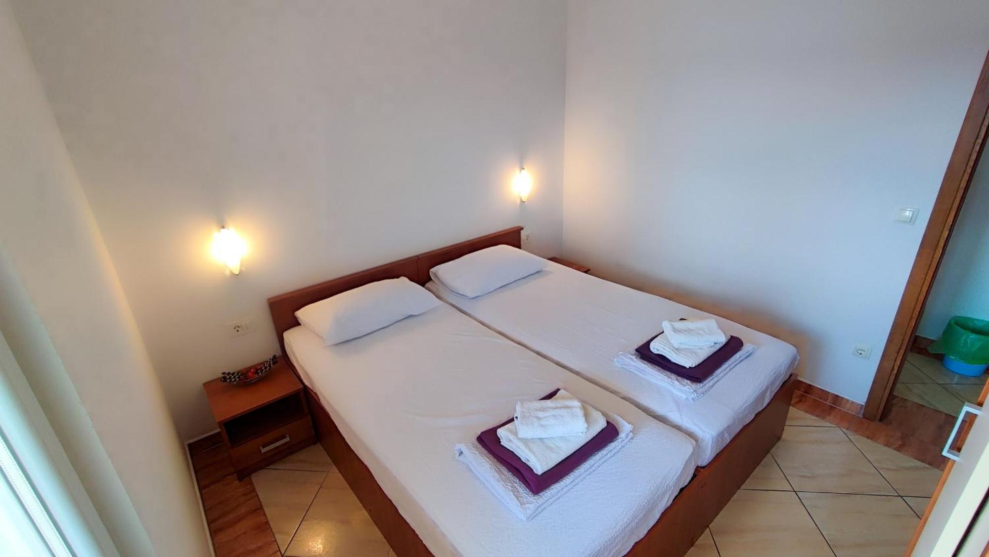 Villa Penava, Private Beach, Pool And 7Min To Trogir Quarto foto