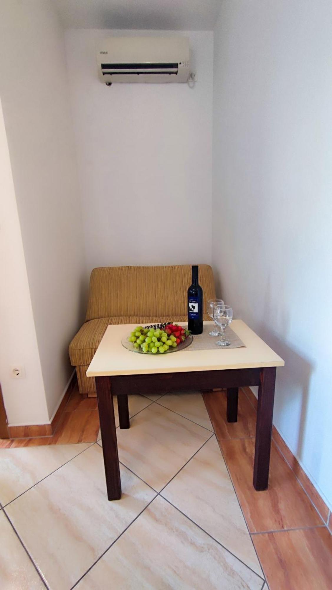 Villa Penava, Private Beach, Pool And 7Min To Trogir Quarto foto
