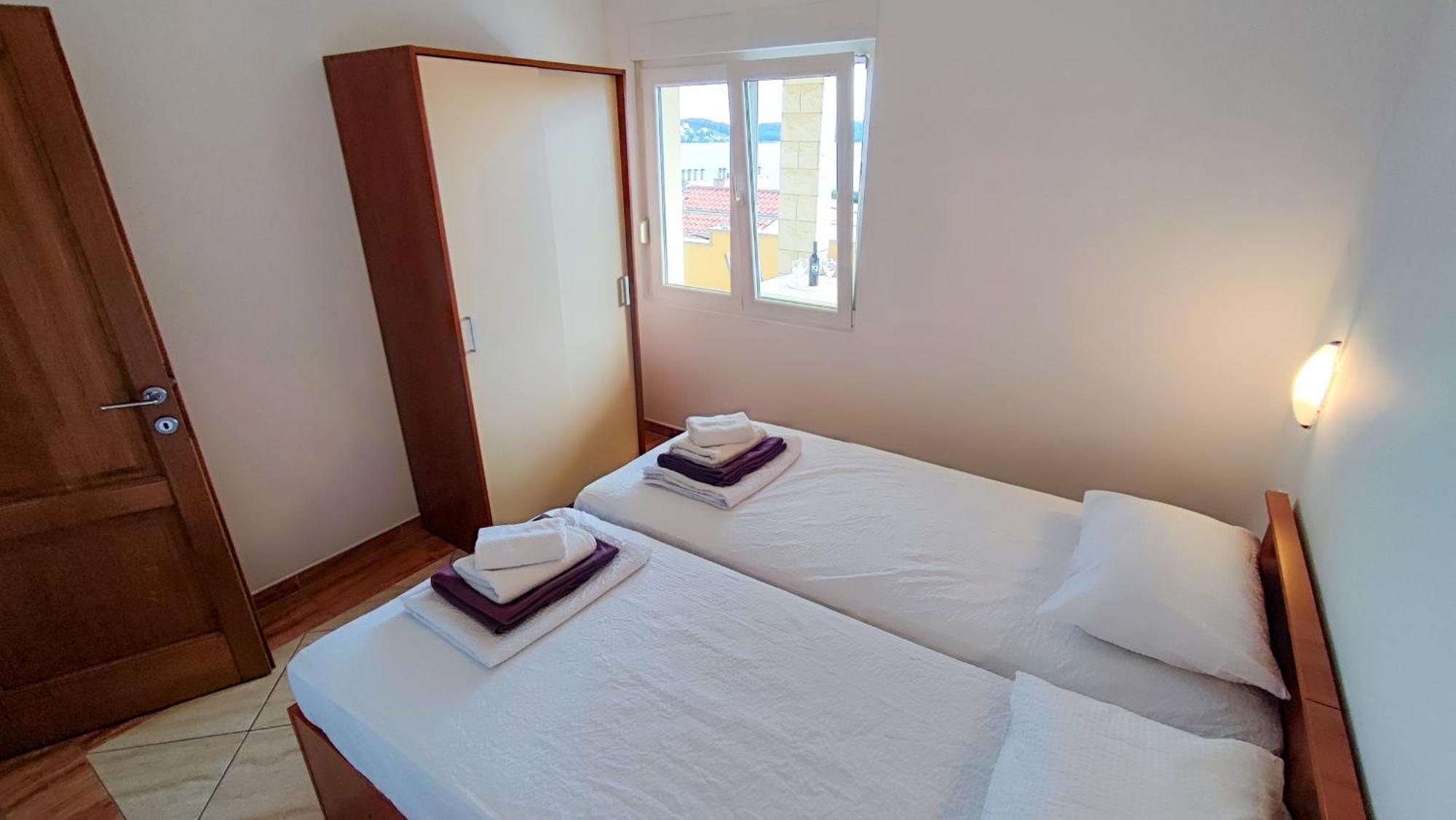 Villa Penava, Private Beach, Pool And 7Min To Trogir Quarto foto