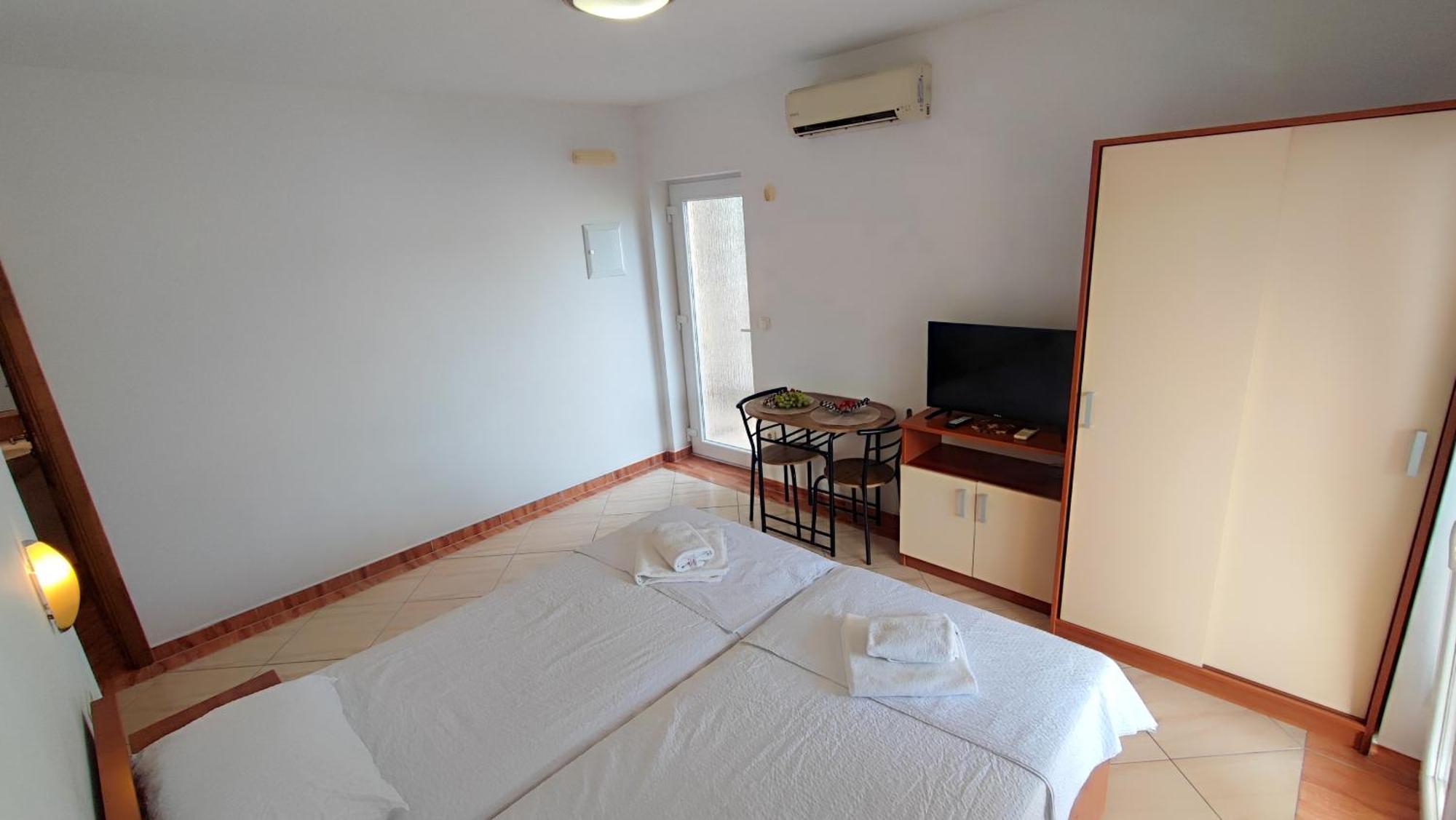 Villa Penava, Private Beach, Pool And 7Min To Trogir Quarto foto