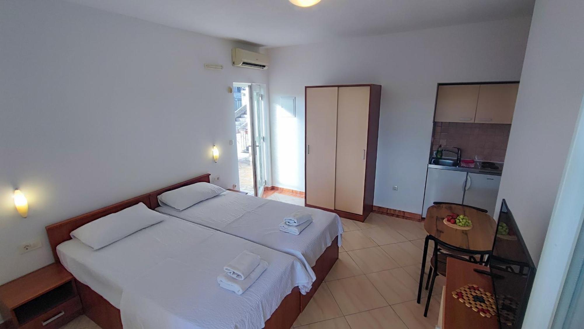 Villa Penava, Private Beach, Pool And 7Min To Trogir Quarto foto