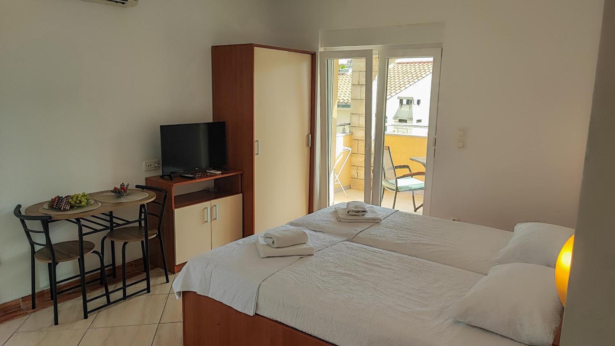 Villa Penava, Private Beach, Pool And 7Min To Trogir Quarto foto