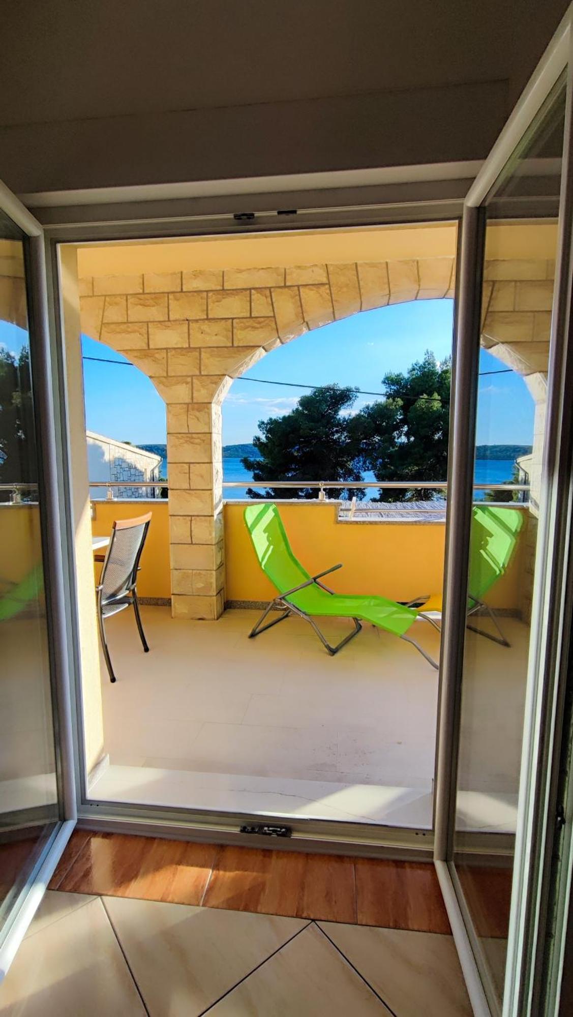 Villa Penava, Private Beach, Pool And 7Min To Trogir Quarto foto