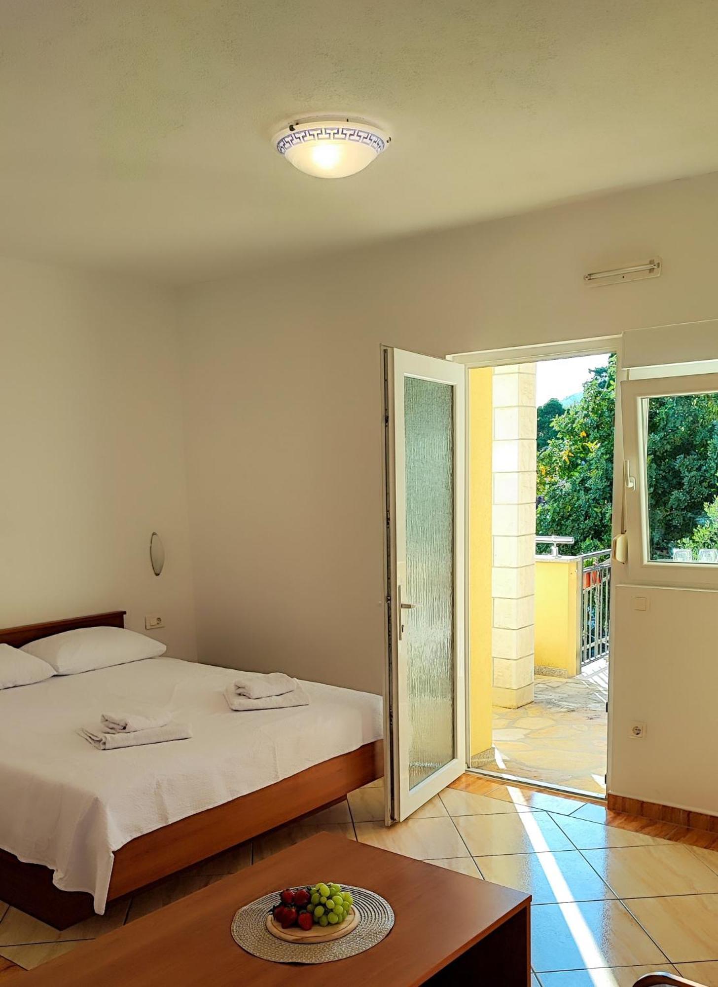 Villa Penava, Private Beach, Pool And 7Min To Trogir Quarto foto